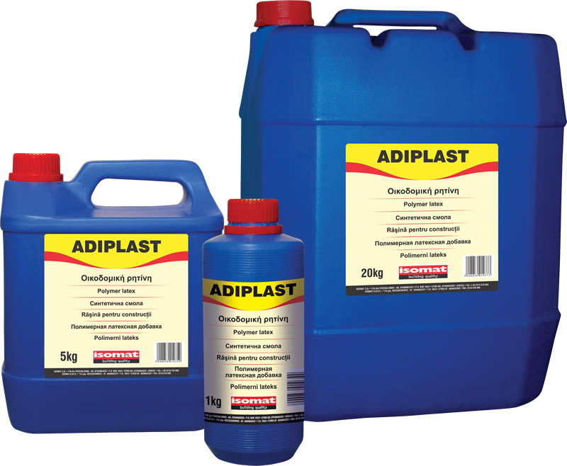На изображении 3 упаковки пластификатора ADIPLAST разного объема